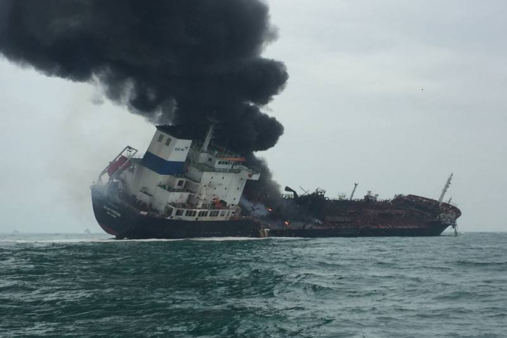 เรือบรรทุกน้ำมันระเบิดนอกฝั่งฮ่องกง