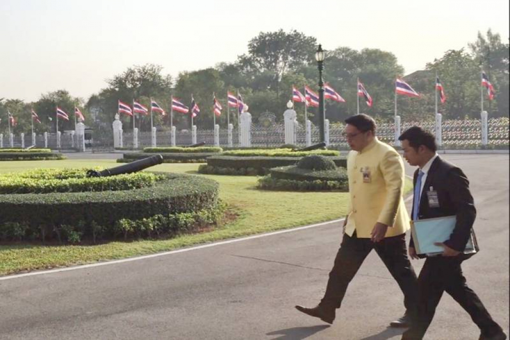 หลายกระทรวงศก.ประชุมด่วนรับ 4 รมต.ลาออก