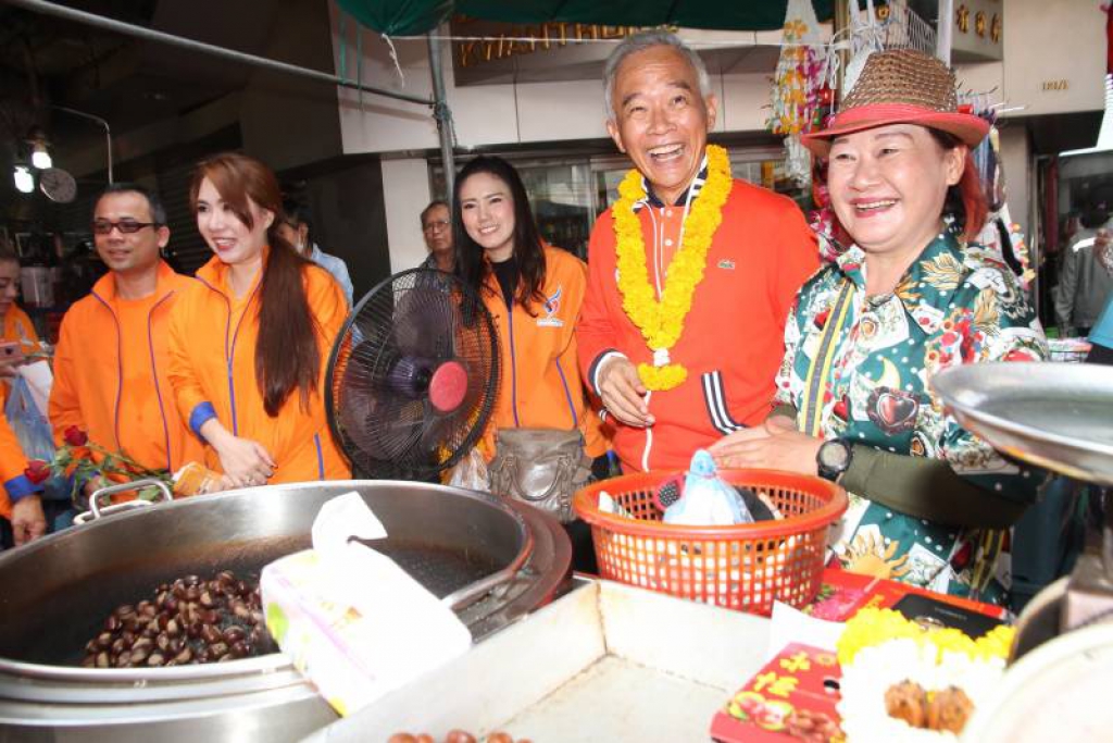 'สุวัจน์' นำทัพผู้สมัครสส.กทม.ชพน.ลุยหาเสียงตลาดสำเพ็ง 