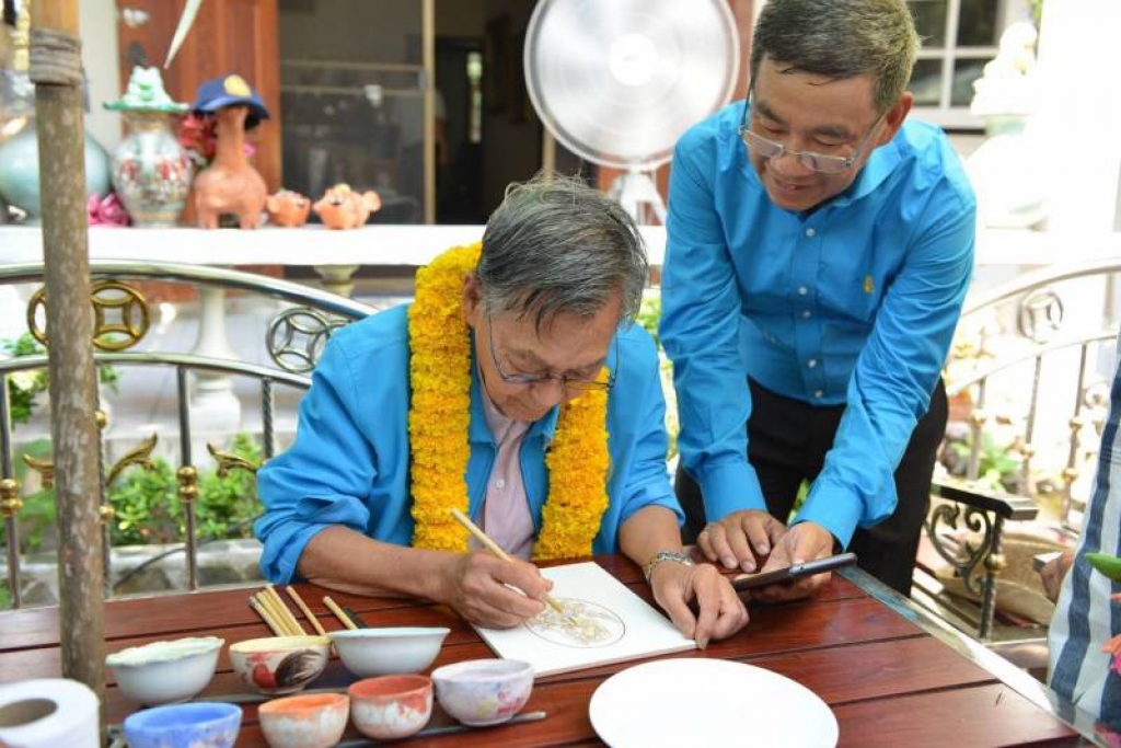 'ชวน'ลุยตลาด-ล่องเรือขอเสียงชาวสมุทรสาคร