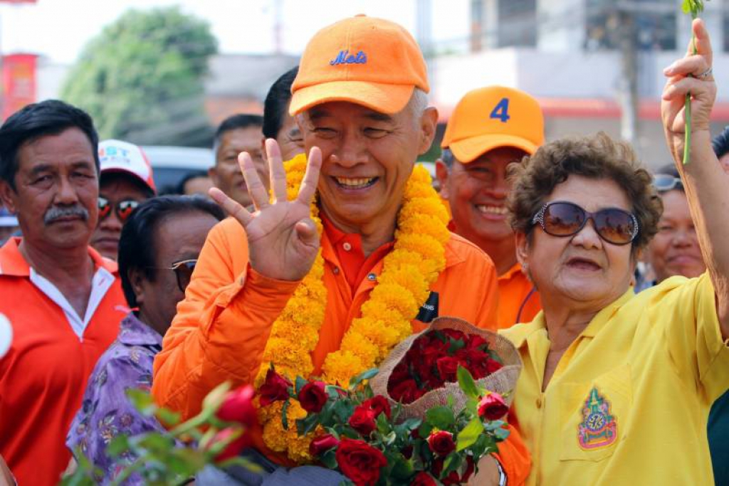 'สุวัจน์'รำลึกอดีตไหว้พระนอน ขอพรชนะเลือกตั้ง