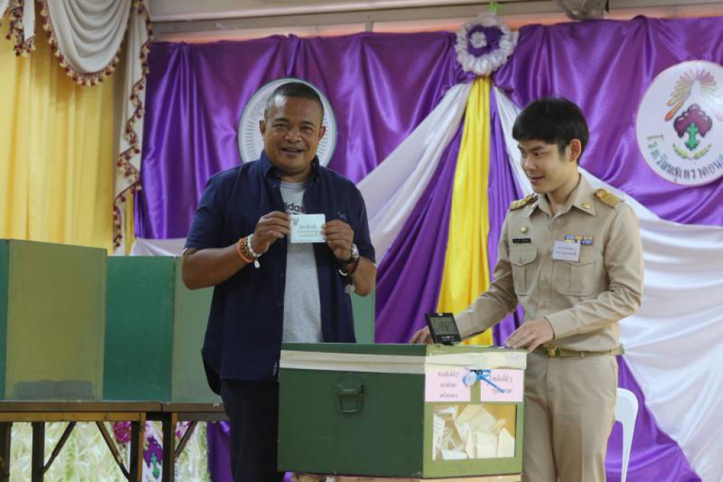 'จตุพร'กาบัตรเลือกตั้ง ชวนปชช.กำหนดชะตาประเทศ