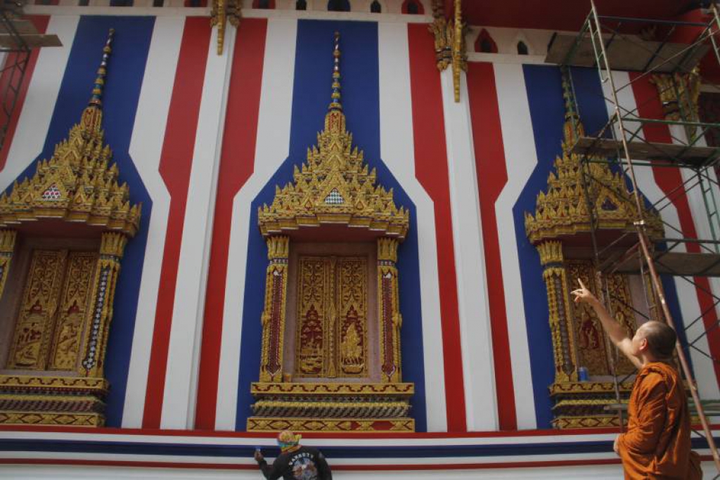 'เจ้าวัดลาดทราย'ปิ๊งไอเดียใหม่ ทาสีโบสถ์ลายธงชาติไทย