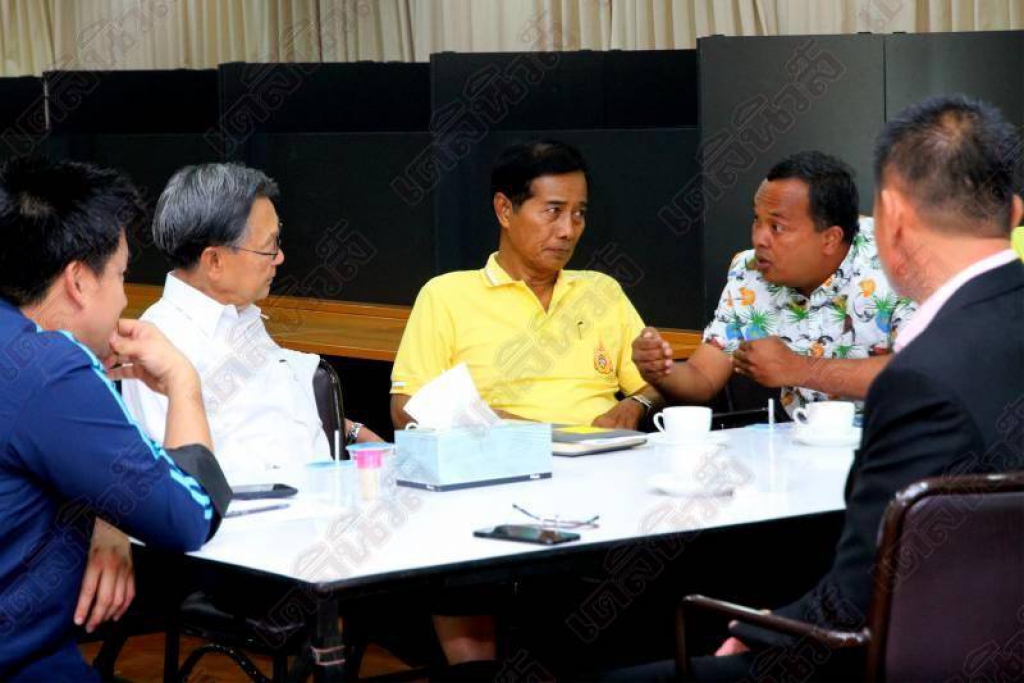 'ชวน-ถาวร'ขนว่าส.ส.ถกทิศทางปชป. ไร้เงาทีม'มาร์ค'