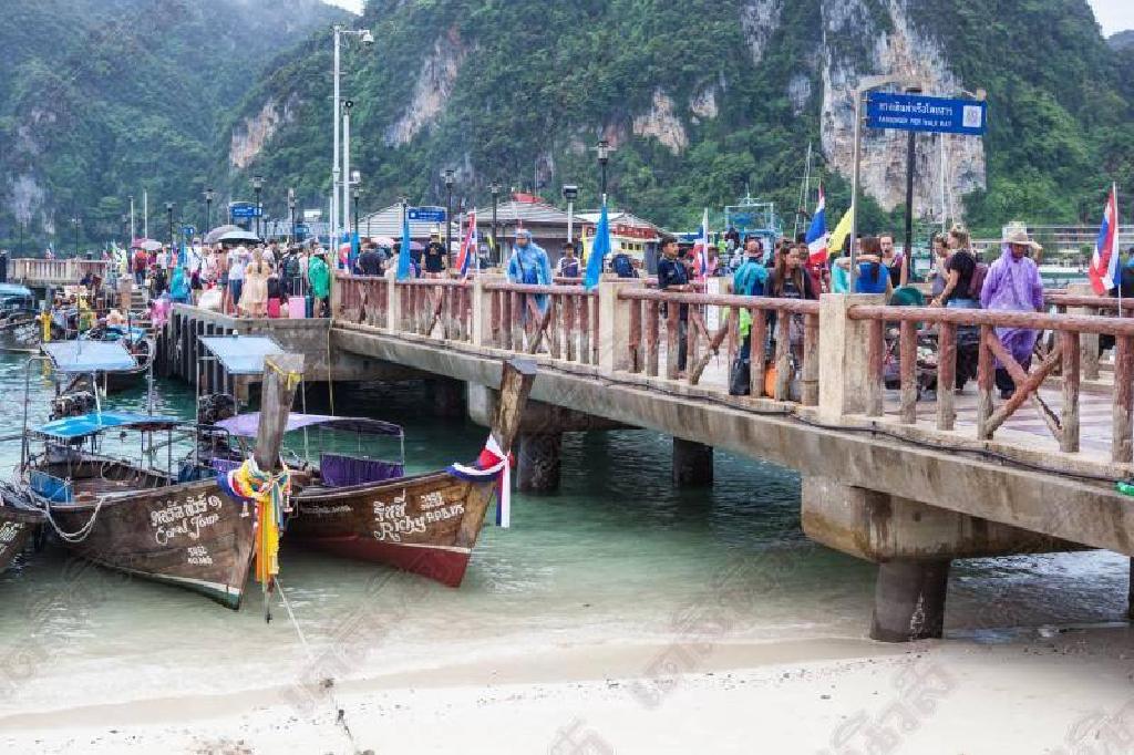 ปรับโฉมท่าเทียบเรือเกาะพีพี สลัดภาพโทรมๆ แออัด