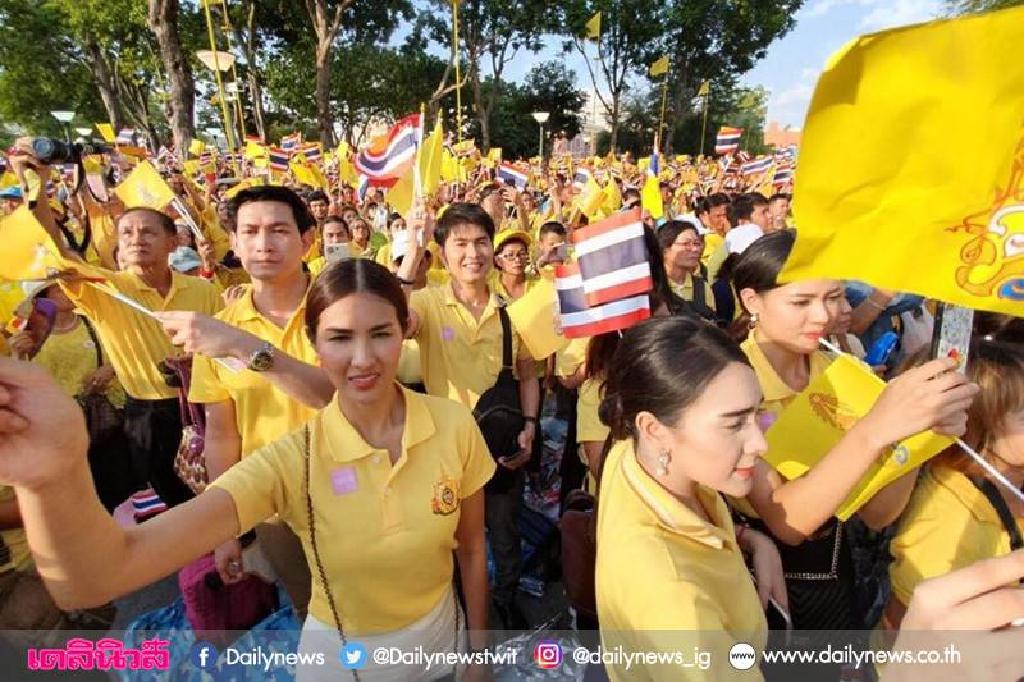 'กุ้ง'นำทีมดารา รับเสด็จงานพระราชพิธีบรมราชาภิเษก