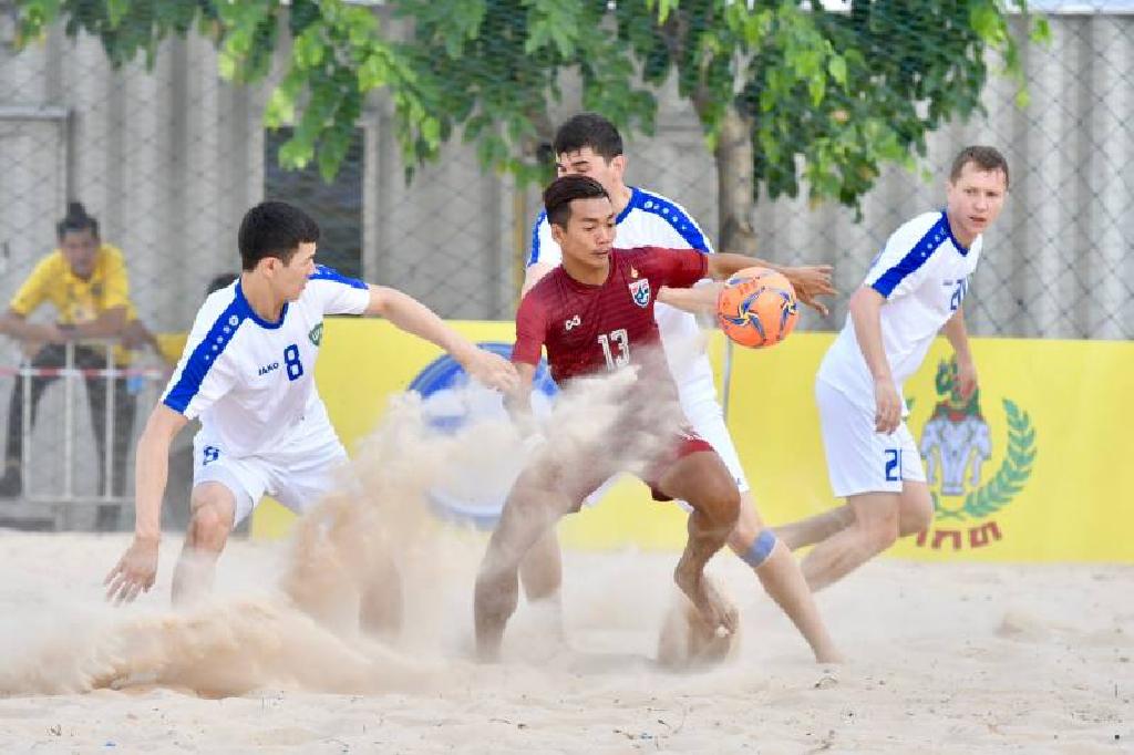 แข้งชายหาดไทยพลิกชนะอุซเบสุดมัน