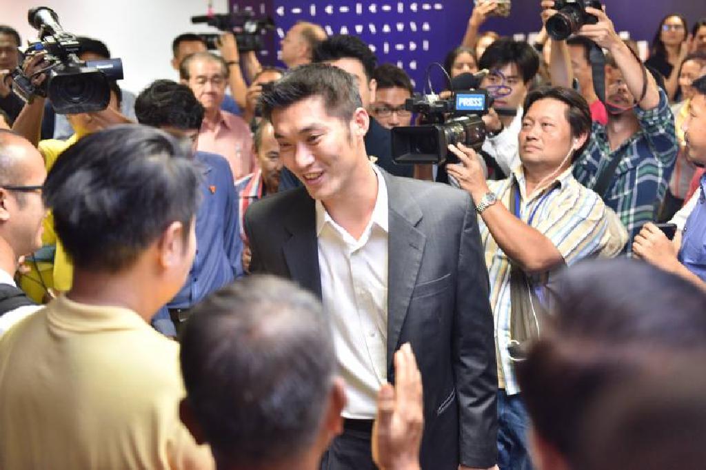 'ธนาธร'ถามหาความเป็นธรรม ยันเดินหน้าตั้งรัฐบาล