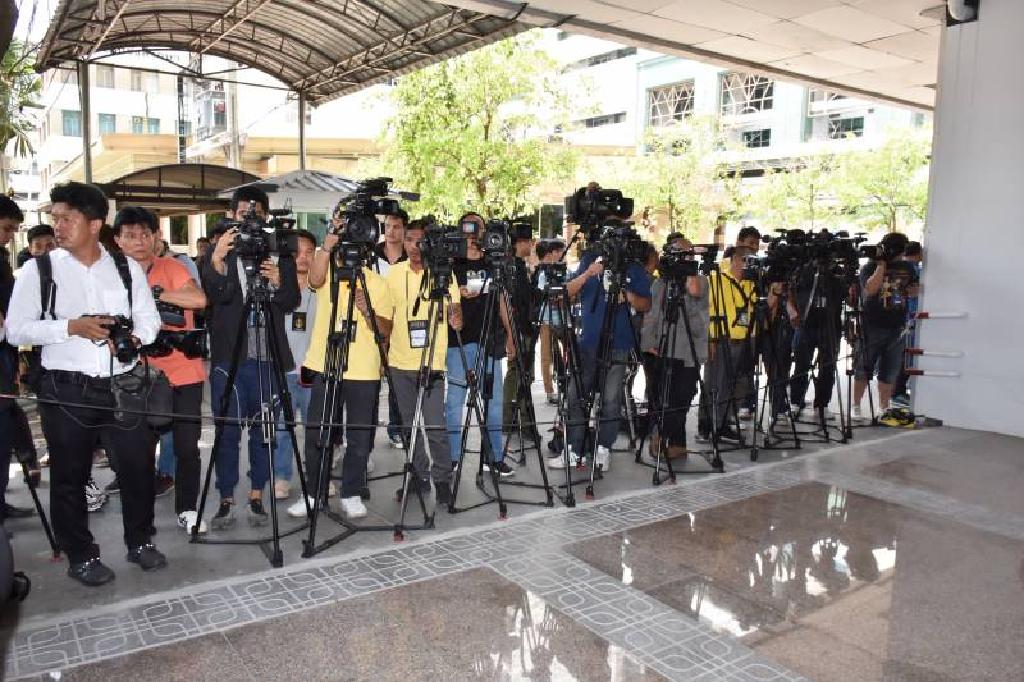 'ในหลวง'ทรงพระราชทานน้ำหลวงอาบศพ'พล.อ.เปรม'