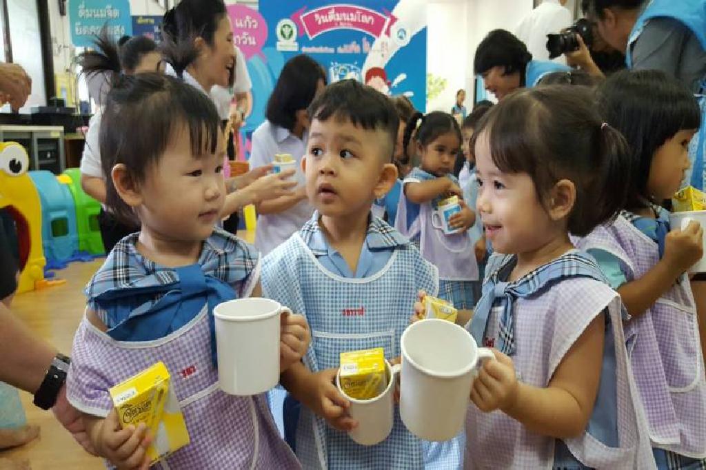 ห่วงเด็กไทยเตี้ย แนะดื่มนมจืด-กินไข่-กระโดดโลดเต้น