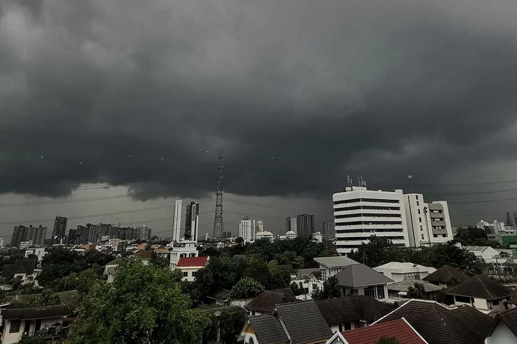 เย็นนี้หนักแน่! กรมอุตุฯ เตือนพายุฝนถล่ม52จว. กทม.โดนด้วย ลมแรงมาก
