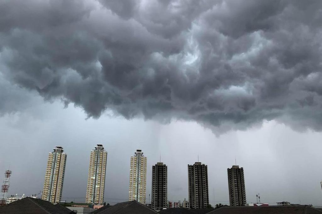 พื้นที่เสี่ยงระวัง! กรมอุตุฯ เตือนฝนถล่ม46จว. น้ำท่วมฉับพลัน กทม.ไม่รอด