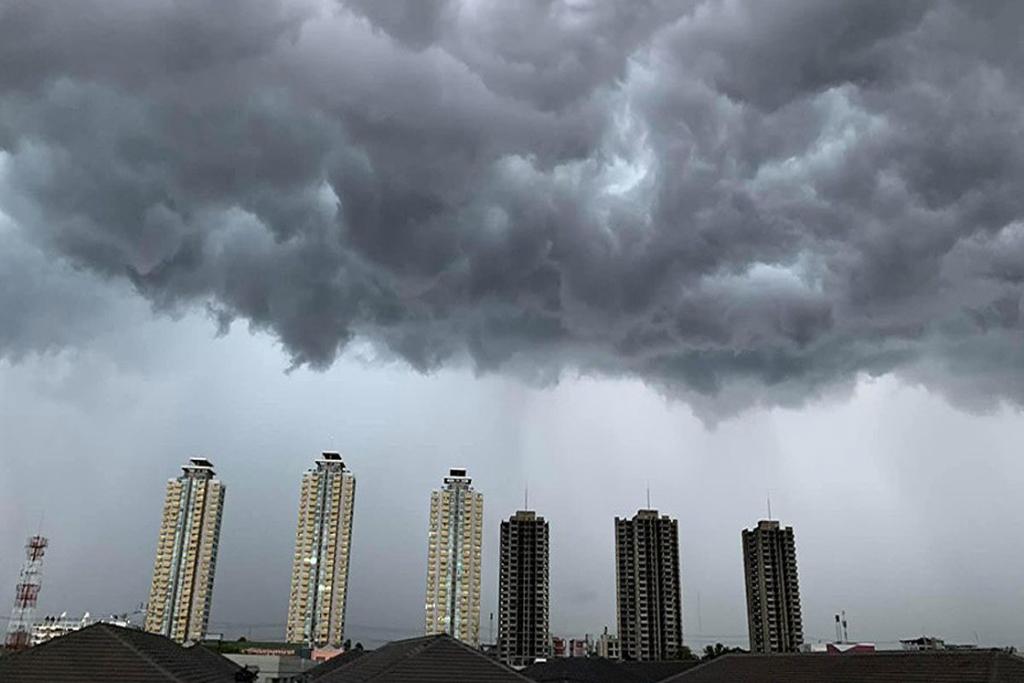 หนักกว่าเมื่อวาน! กรมอุตุฯ เตือนฝนถล่ม41จว. ระวังอันตราย กทม.ไม่รอด