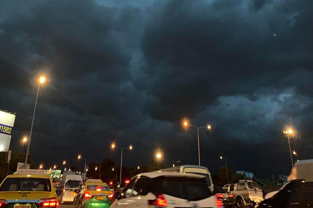 วันนี้หนัก! กรมอุตุฯ เตือนฝนถล่ม 39จว. ระวังอันตราย-เสี่ยงท่วมฉับพลัน