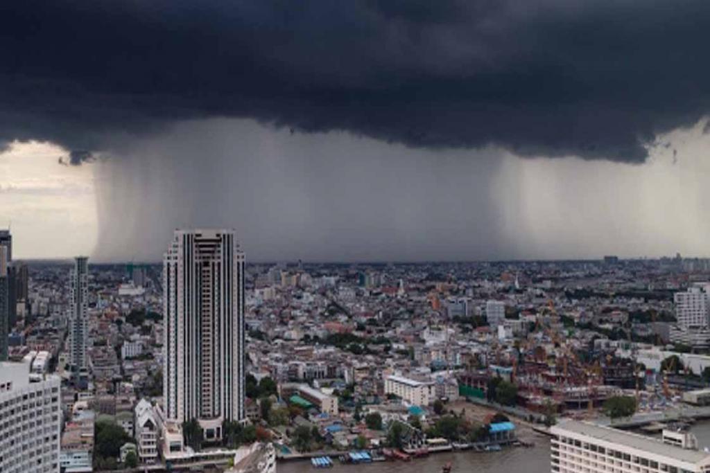 เตือนร่องมรสุม! กรมอุตุฯ เผยวันนี้ยังหนัก ฝนถล่ม51จังหวัด กทม.ไม่รอด