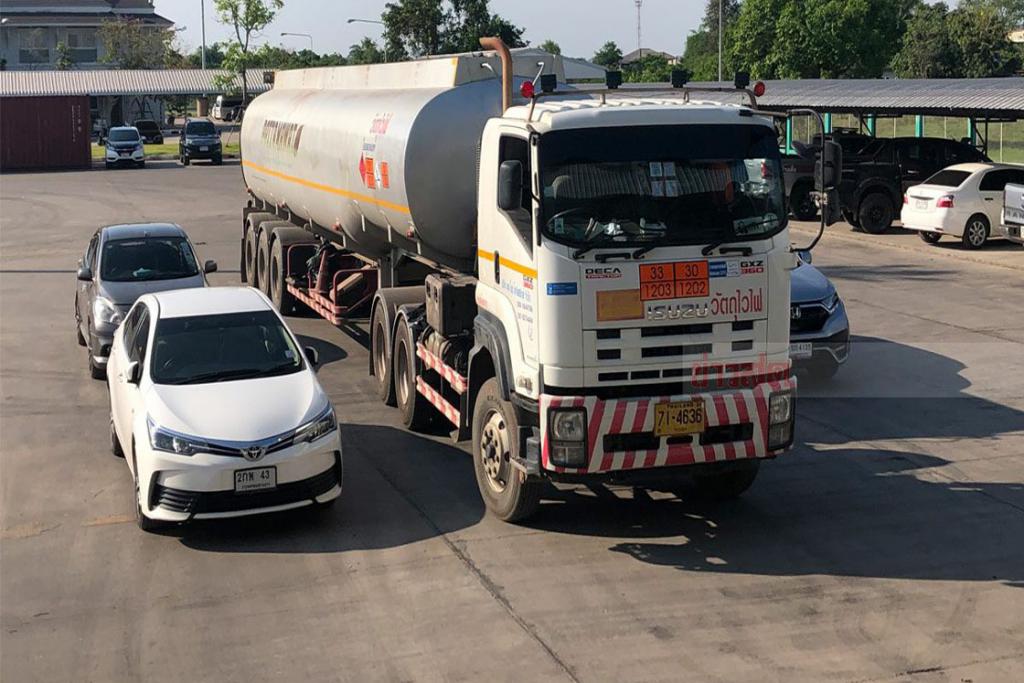 ศุลกากรหนองคาย ตรวจรถน้ำมัน จากฝั่งลาว ผงะพบยาบ้า 1.8 ล.เม็ด
