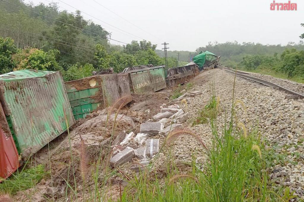 ได้ยินเสียงระเบิด! ก่อนรถไฟตกรางเสียหาย 11 ตู้ ปิดเส้นทางไปปาดังฯหลายวัน