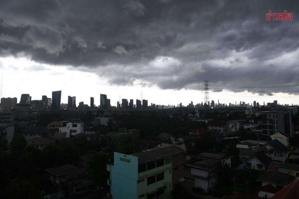 สภาพอากาศวันนี้ เตือน 46 จังหวัด ฝนหนัก กทม.โดนเต็มๆ ระวังน้ำท่วมฉับพลัน