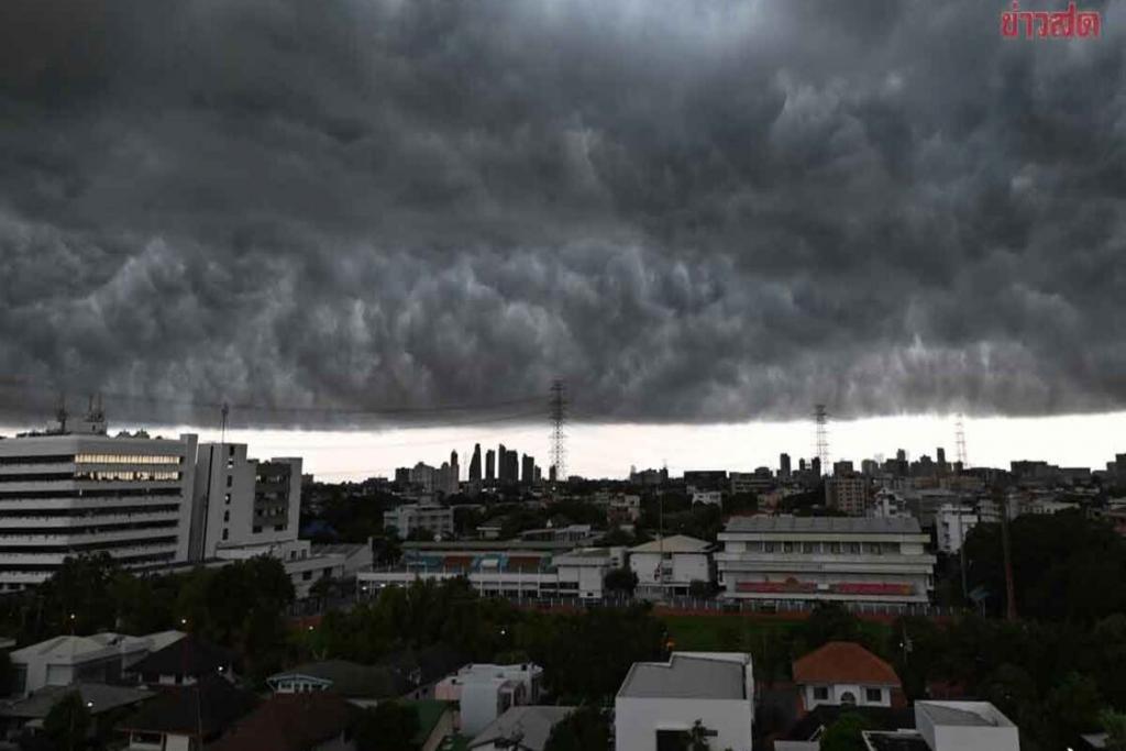 กรมอุตุฯ พยากรณ์ฝนสะสม 10 วันล่วงหน้า ฝนถล่มหนัก เผย 3 ปัจจัยหลัก