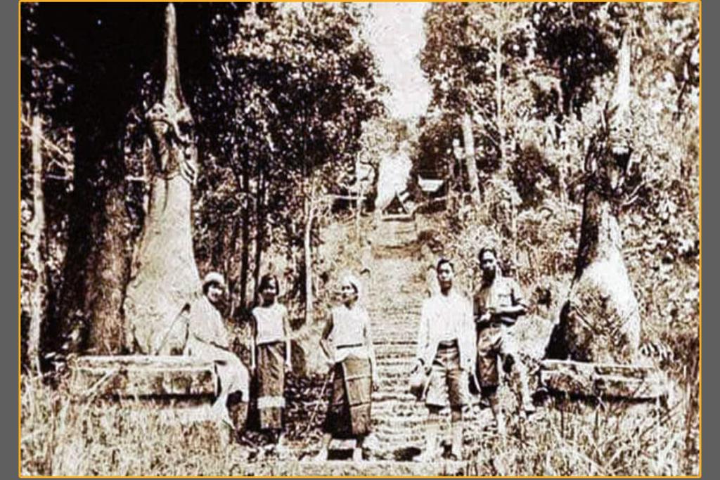 ภาพเก่าเล่าอดีต บันไดพญานาค วัดพระธาตุดอยสุเทพ จังหวัดเชียงใหม่