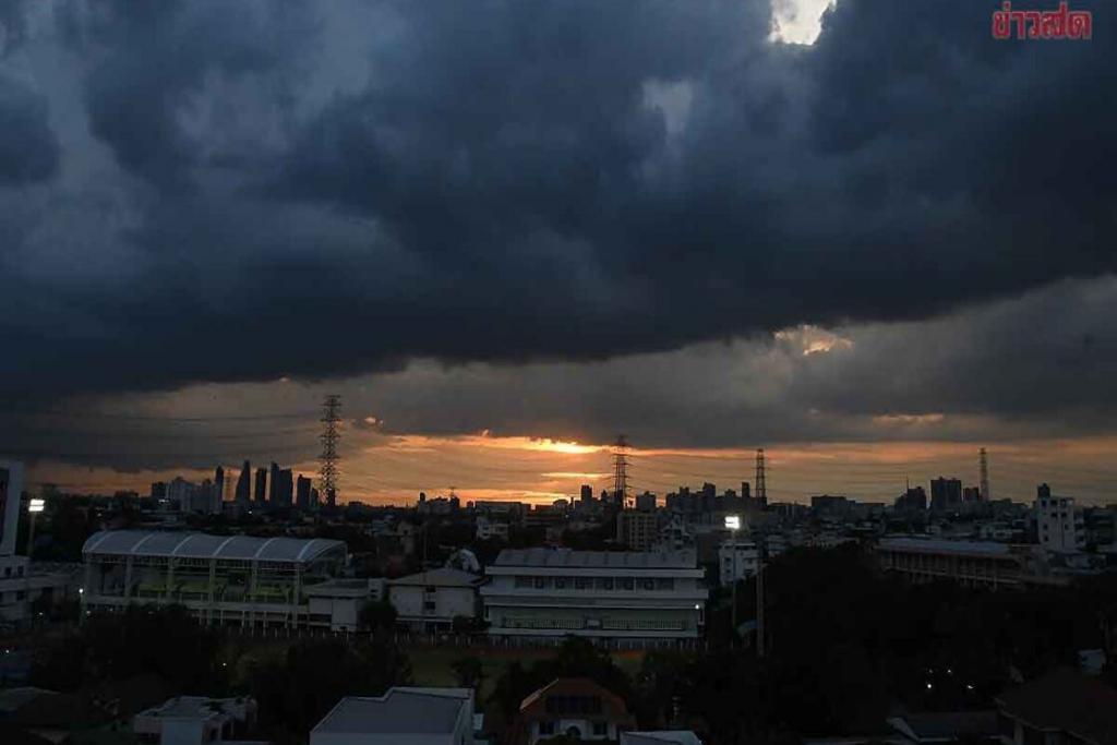 สภาพอากาศวันนี้ กรมอุตุฯ เตือน ฝนถล่มหนัก 37 จังหวัด จับตาพายุ1ลูก