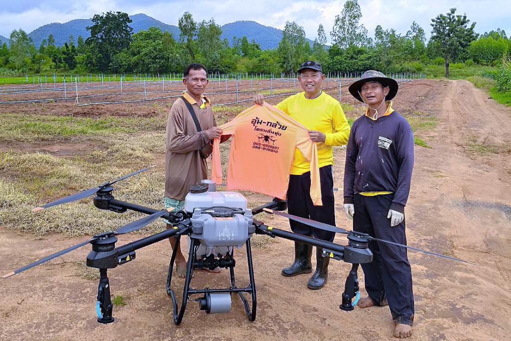 คุณณรงค์ฤทธิ์ ศรีวิเศษ หรือคุณกล้วย จากหนุ่ม ดีกรีปริญญาตรีสาขาโลจิสติก ที่หันมาเอาดีด้านการเกษตร จนนำมาสู่การแก้ปัญหาให้เกษตรกร 