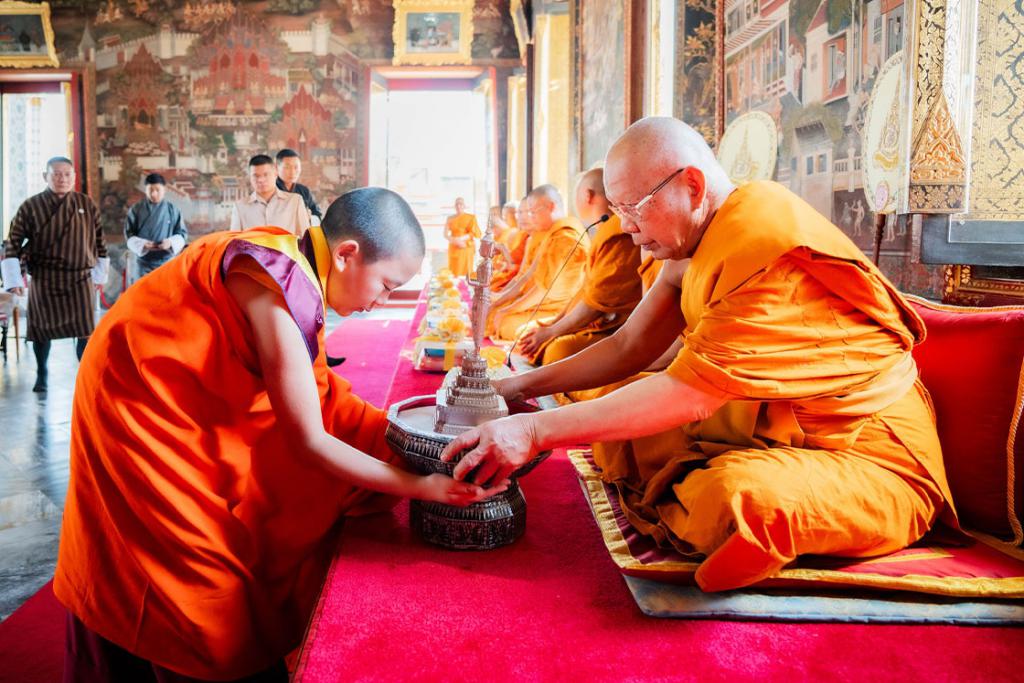 พระพรหมวัชรเมธี ให้การต้อนรับ สมเด็จไวโรจนะ รินโปเช แห่งภูฏาน เสด็จเยือนวัดอรุณราชวราราม