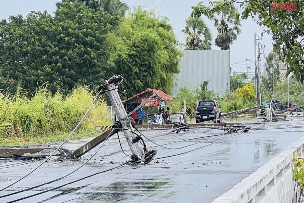 ฝนถล่มเมืองคอน! เสาไฟฟ้าล้มหลายสิบต้น ไฟดับทั้งเมือง บาริสต้าสาวตกใจช็อกหมดสติ