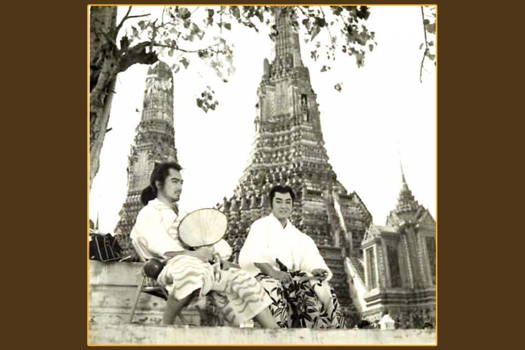 ภาพเก่าเล่าอดีต พระปรางค์วัดอรุณ ในฉากหนังญี่ปุ่นเรื่อง ยามาดะ นางามาซะ โอจะโนะ เคน เมื่อปี พ.ศ.2502