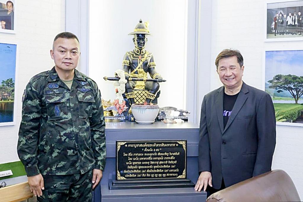"จากสนามรบสู่ผืนนา" พลโท บุญสิน พลิกบทบาทสู่ภารกิจใหม่เพื่อความมั่นคงทางอาหาร เปิดตัวแบรนด์ "ข้าวแม่ทัพไทย" - "ข้าวสีสด" 