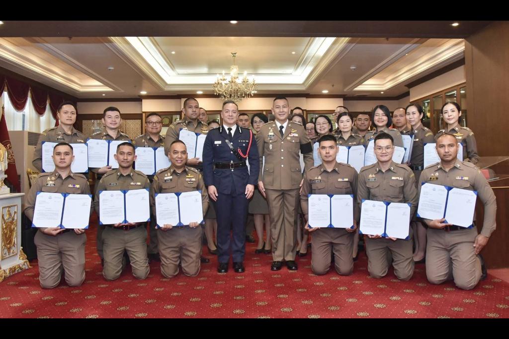 ผบ.ตร.ฮ่องกง เข้าพบ ผบ.ตร.ไทย ขอบคุณความร่วมมือจับโจรหนีคดีฆ่าข้ามชาติ พร้อมมอบเหรียญที่ระลึก 