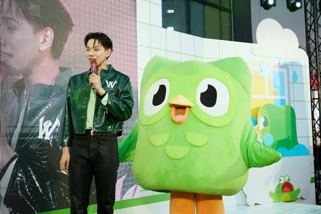 มุ่งมั่น มากความสามารถ ภาษาแน่น &ldquo;ต้าห์อู๋&rdquo; แท็กทีม Duo ปลุกไฟใจกลางสยามสแควร์ สร้างแพชันการเรียนภาษา