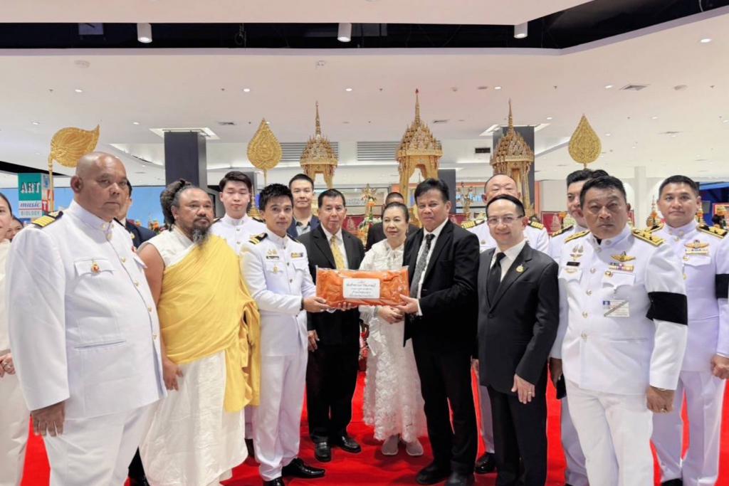 พิธีอัญเชิญและถวายสักการะพระบรมสารีริกธาตุ  ณ ศูนย์การค้าโรบินสันไลฟ์สไตล์ สมุทรปราการ ชั้น 3 วันที่ 25 มีนาคม พุทธศักราช 2569