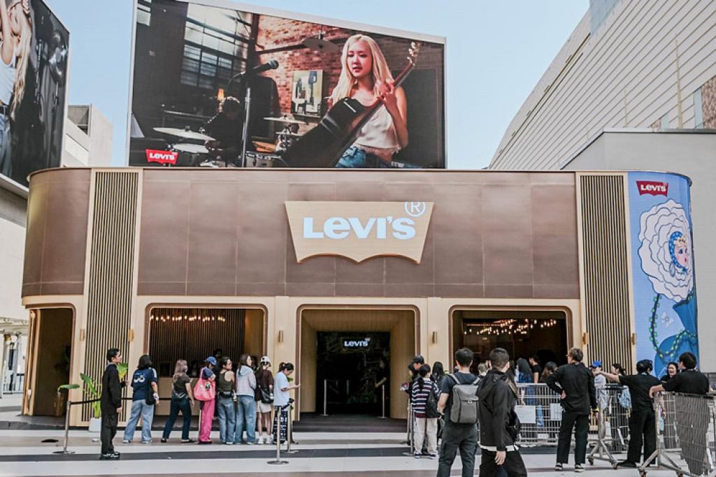 Levi&rsquo;s&reg; เนรมิตป๊อปอัพสุดเอ็กซ์คลูซีฟ &ldquo;Behind Every Original&rdquo; นำเสนอพื้นที่แบบ immersive experience เต็มรูปแบบ ครั้งแรกของโลก ณ พาร์ค พารากอน ศูนย์การค้าสยามพารากอน