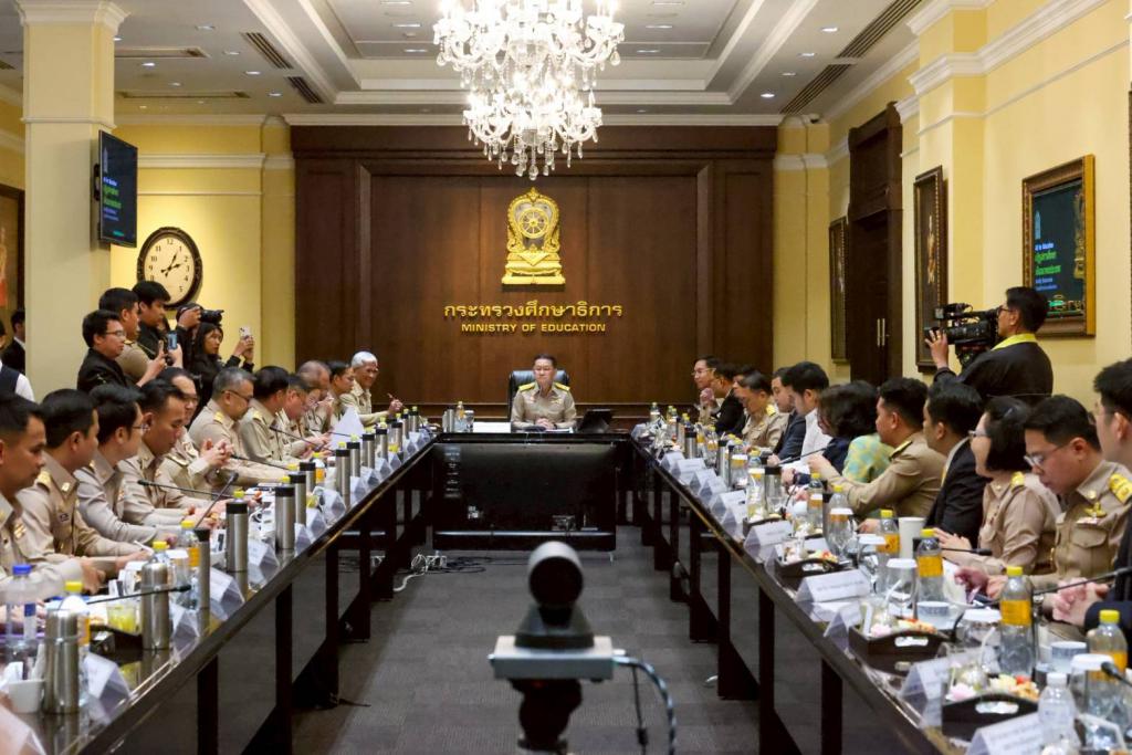 สกสค. ขานรับนโยบาย ศธ. ตรึงราคาสินค้า ผนึกกำลังรัฐ&ndash;เอกชน ลดภาระผู้ปกครอง ลดราคาสินค้ากว่า 50