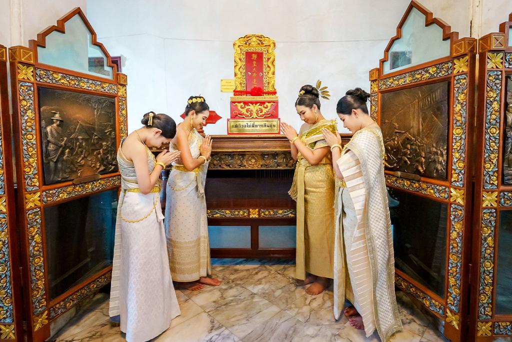 บทที่ 10.4 พระป้ายสถิตดวงพระวิญญาณสมเด็จพระเจ้าตากสินมหาราช วัดอรุณราชวราราม (แอพเดียวเที่ยวทั่ววัดอรุณ)
