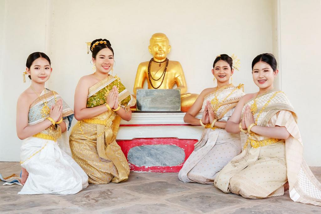 บทที่ 16 &nbsp;ศาลารูปนายนก วัดอรุณราชวราราม (แอพเดียวเที่ยวทั่ววัดอรุณ)