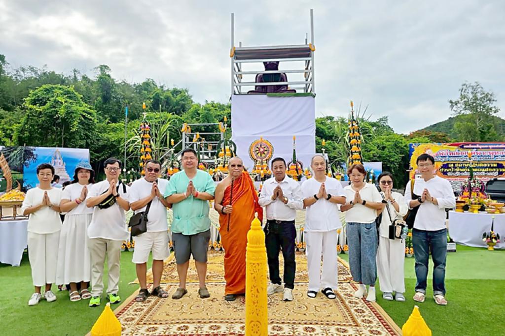 มหาบุญใหญ่หล่อ &ldquo;พระเจ้าทันใจ&rdquo; พระพุทธนิมิตรสิทธิโชค พุทธศาสนิกชนชาวไทย&ndash;สิงคโปร์ร่วมพิธีคับคั่ง